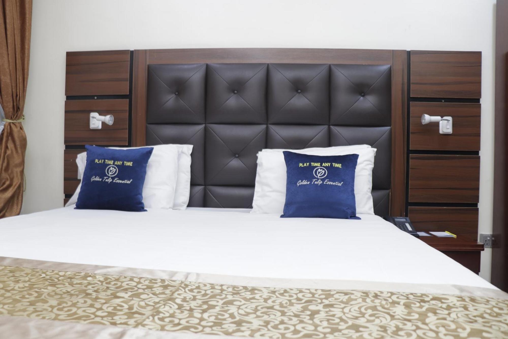 Golden Tulip Hotel- Evergreen Порт Харкорт Екстериор снимка